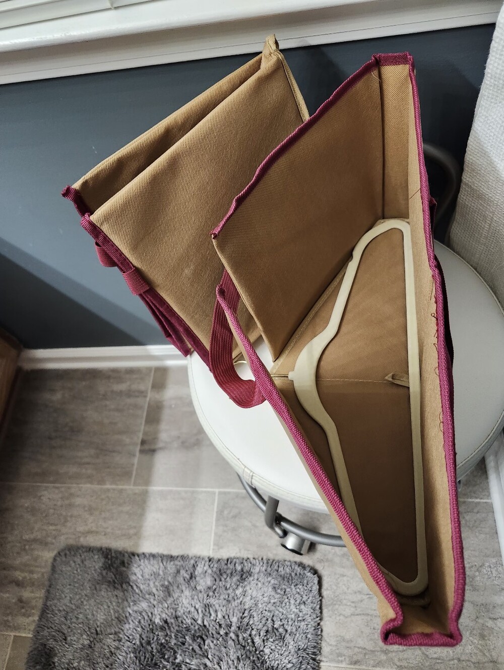 Coat HANGER storage
